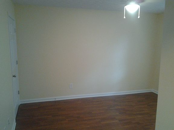 4th image of 640 Eureka Springs Dr
