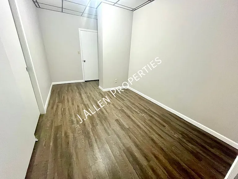 313 N 12th St #304 — Photo 7