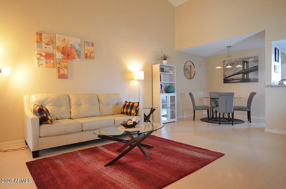 1 bed, 1.0 bath, 802 sqft, $1,650 — Photo 3