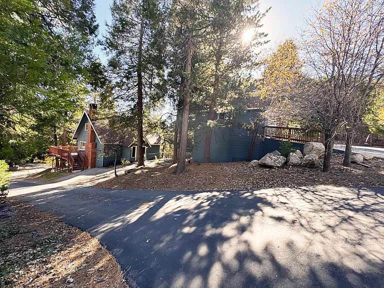 499 Grizzly Rd — Photo 5