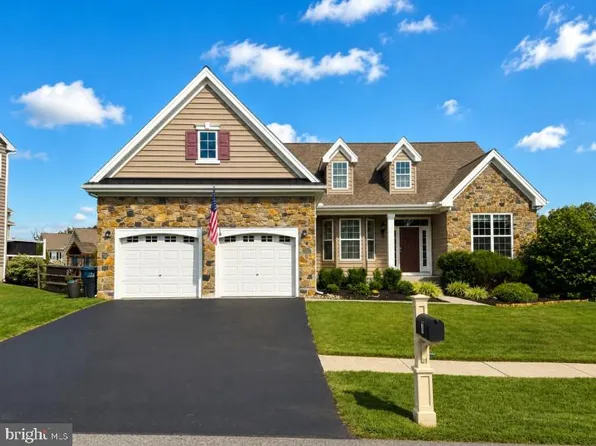 7 Denise Dr, Avondale, PA 19311