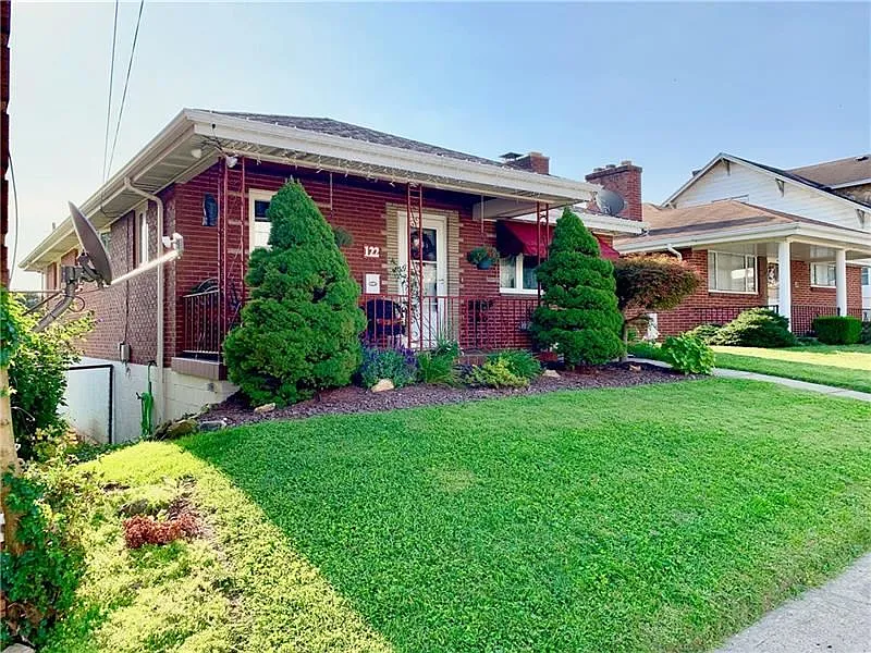 122 Kenric Ave photo 1