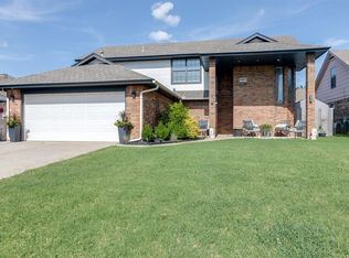 8400 Pinewood Dr, Oklahoma City, OK 73135