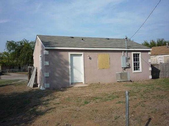 3rd image of 1225 SW 25th Pl