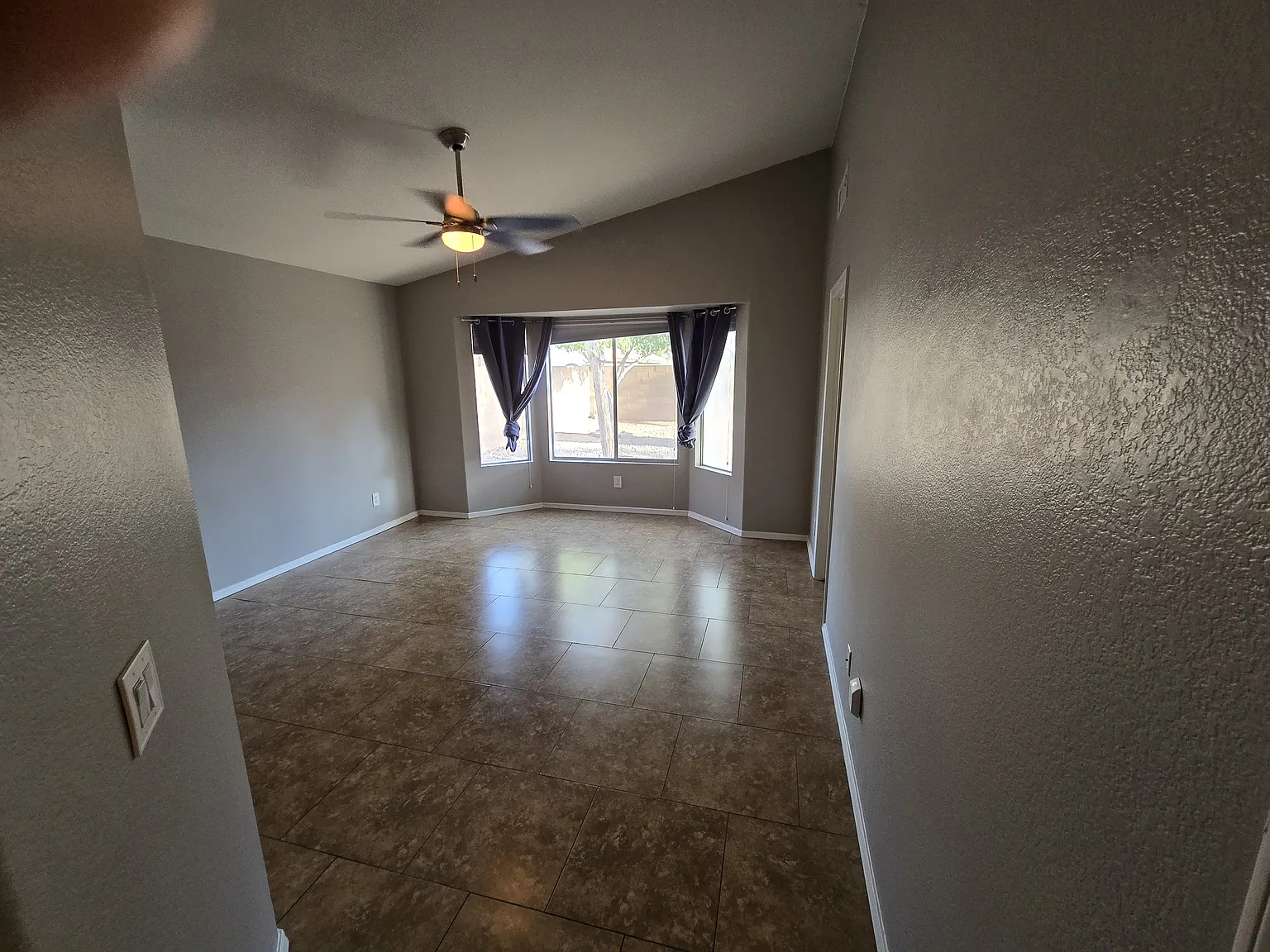 3 bed, 1339 sqft, $2,100 — Photo 4