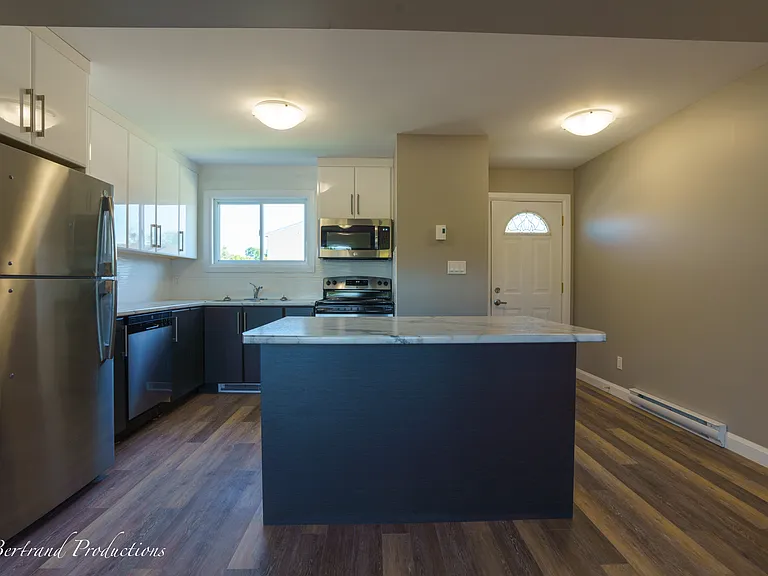 735 Lasalle Blvd — Photo 1