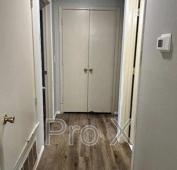 1602 Juniper Cir #D — Photo 4