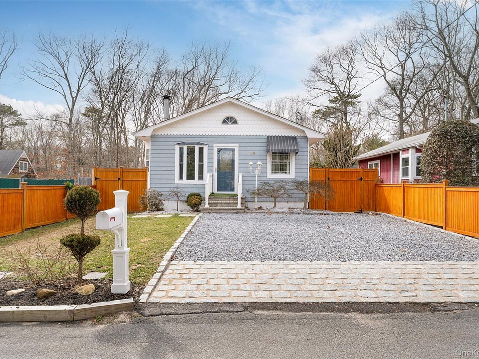 1st image of 34 Shinnecock Avenue