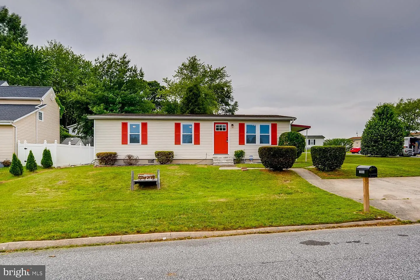 1904 Southridge Dr photo 1