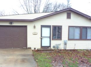 435 19th St, Windom, MN 56101