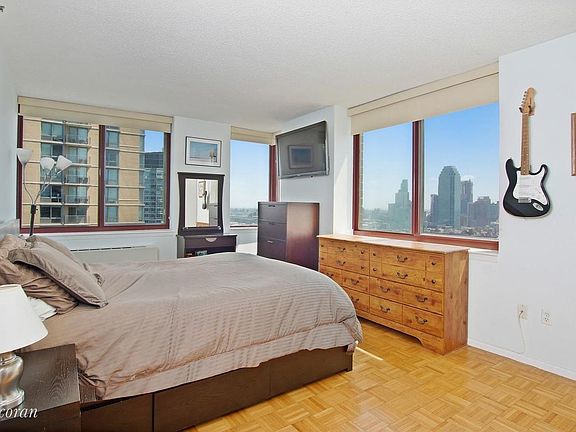 4th image of 4-74 48th Ave APT 27-F