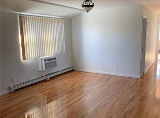 32-00 205th St #2, Bayside, NY 11361