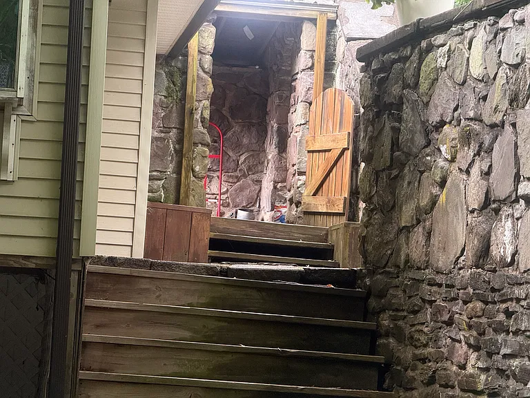 50 Walnut St — Photo 14