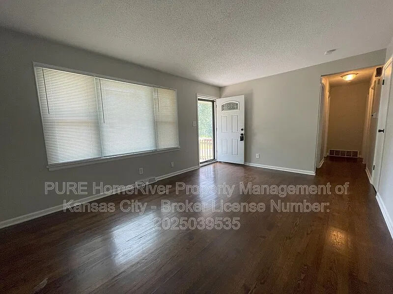 3 bed, 2.0 bath, 1192 sqft, $1,675 — Photo 2