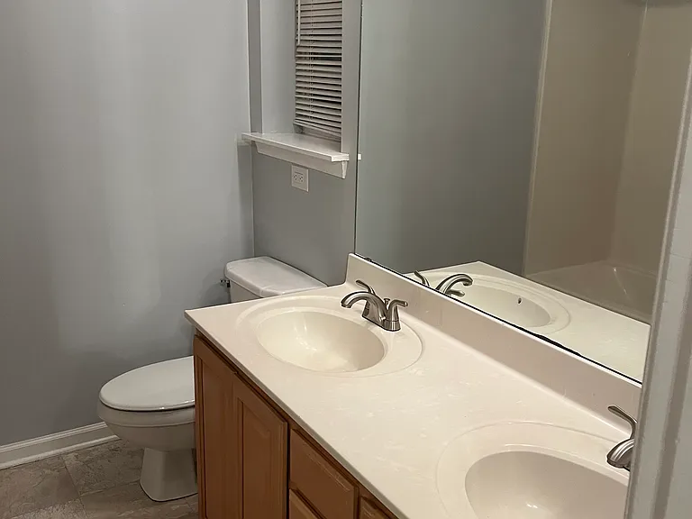 Second master bathroom