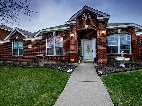 2nd image of 3201 Bent Oak Dr