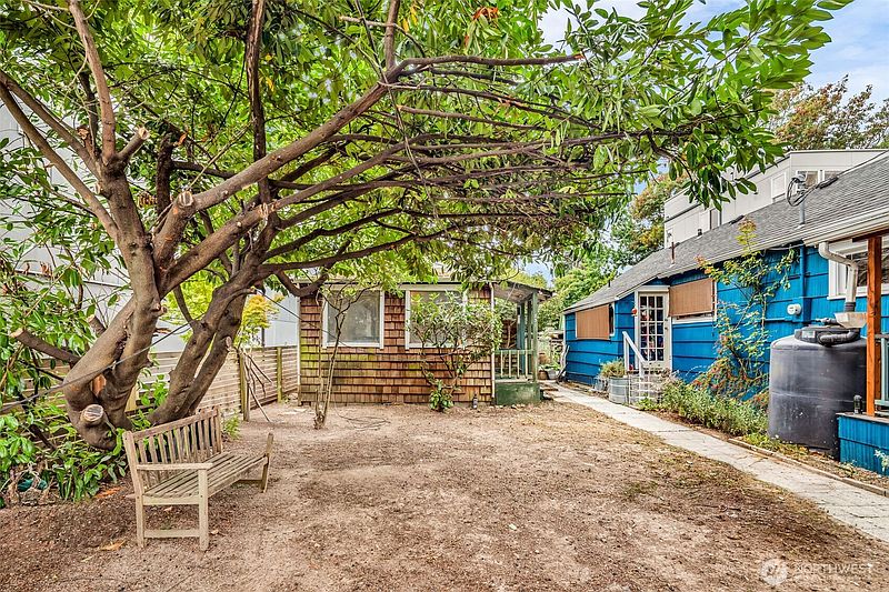 5th image of 831 NW 52nd Street