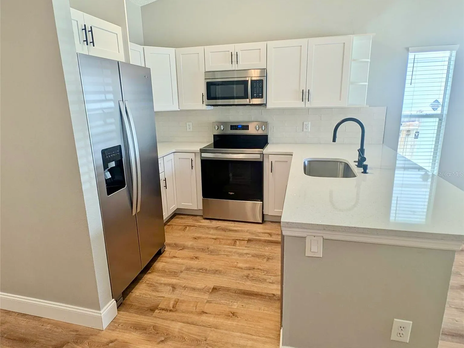3 bed, 1147 sqft, $2,350 — Photo 2
