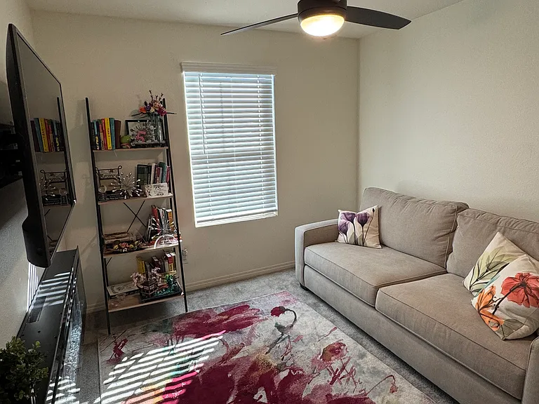 Wyndham Ln — Photo 24