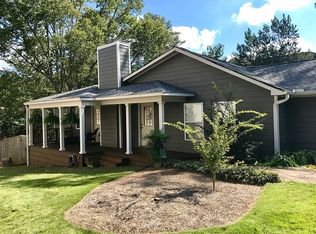 3763 Poe Dr, Vestavia, AL 35223