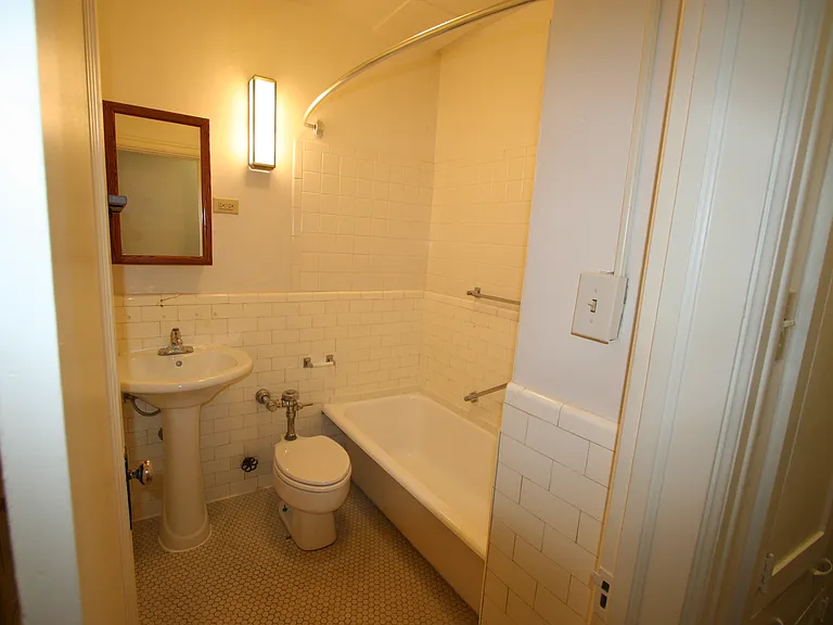 1436 E 8th Ave #15 — Photo 8