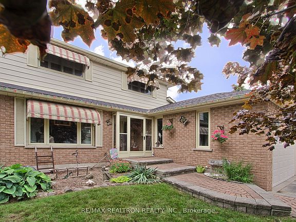 3rd image of 55 Redcastle Cres