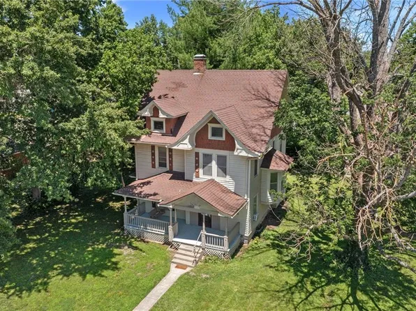 602 W Walnut St, Grain Valley, MO 64029