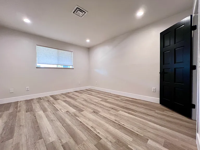 3145 Duneville St — Photo 12