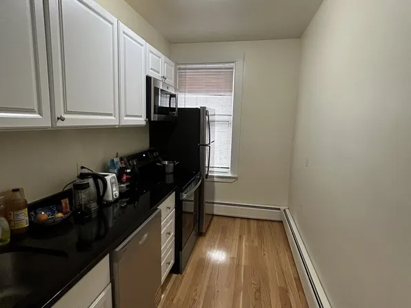 35 Brookline St APT 4K, Cambridge, MA 02139
