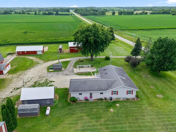 W10668 Oak Center Road, Waupun, WI 53963