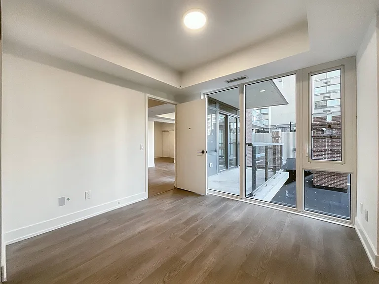 308 Jarvis St — Photo 12