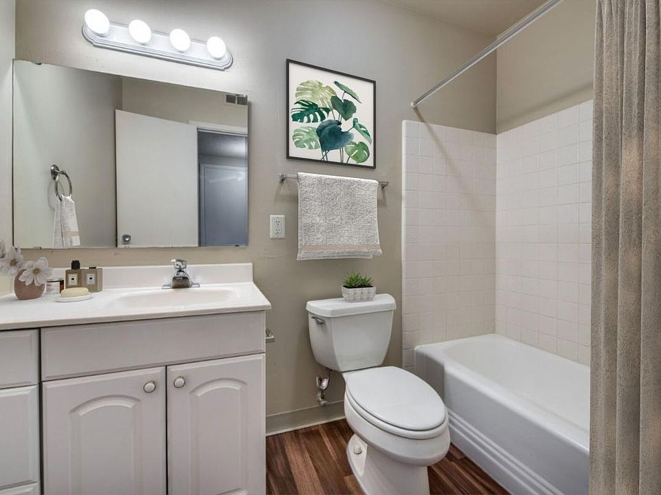 Cambridge & Dorchester Apartment Homes 300 S Straughan Ave Boise ID