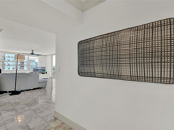 2nd image of 2780 NE 183rd St APT 1602