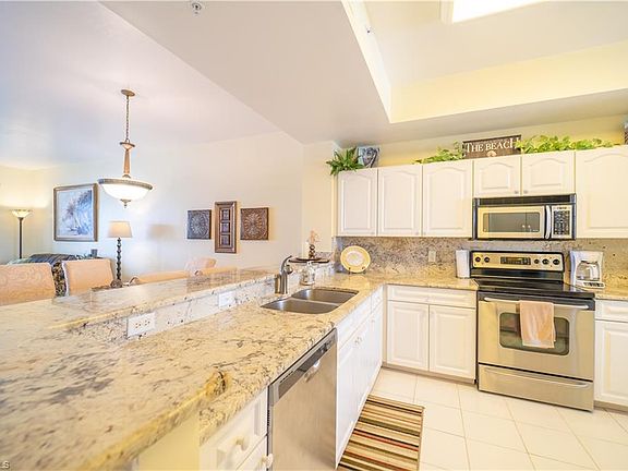 3rd image of 4650 Turnberry Lake Dr Unit 204