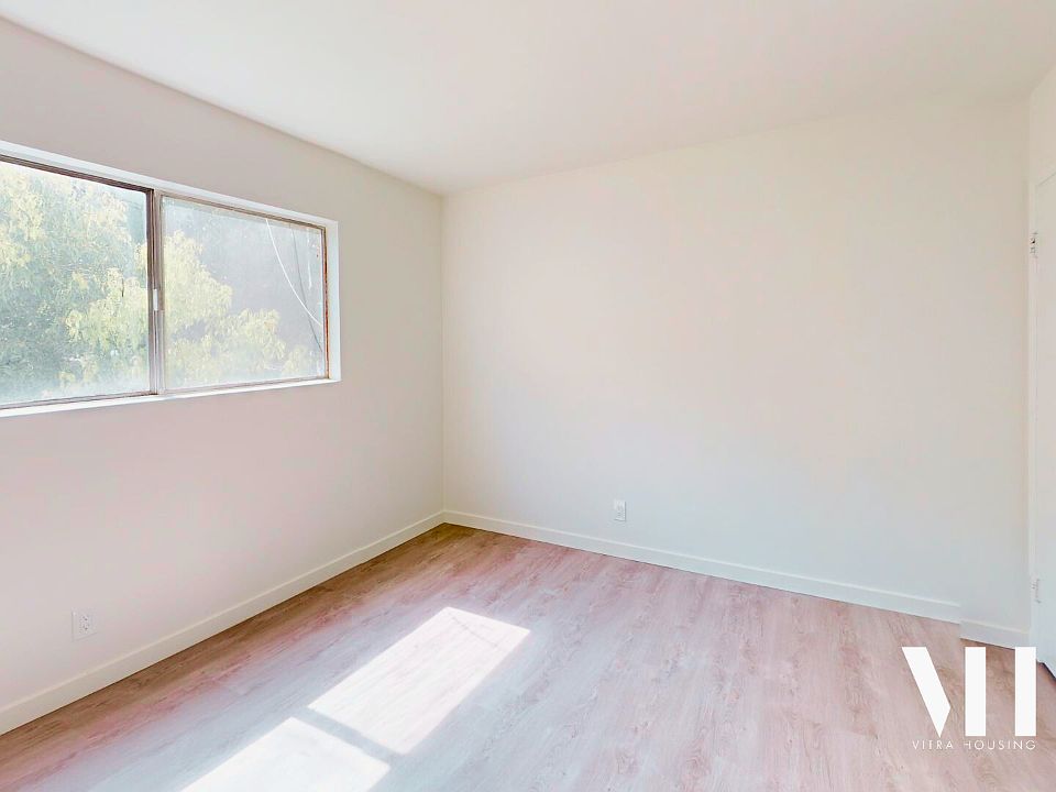 Apt 204 | One Bedroom | Fully Remodeled Interior, Hardwood throughout, Custom kitchen, stainless appliances, gas range, full size refrigerator, great floor plan!