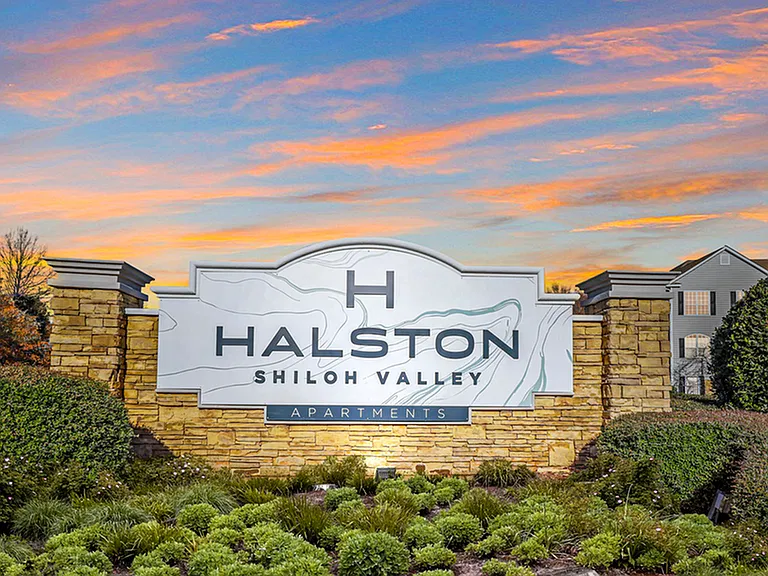 Halston Shiloh Valley