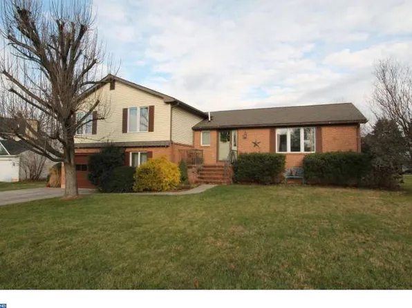 659 Valley Vw, Langhorne, PA 19047