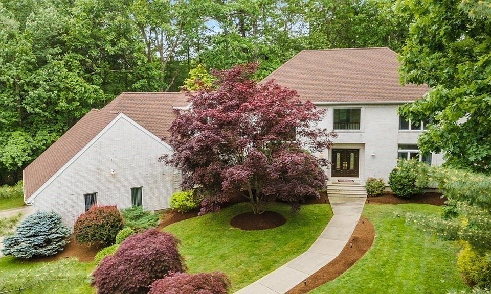 2nd image of 45 Wildewood Dr