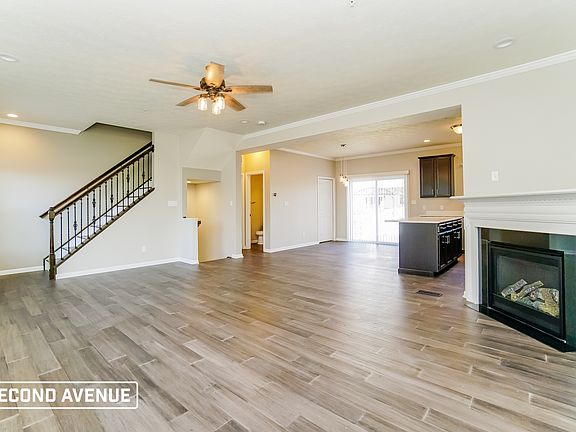 5th image of 100 Holly Hill Dr