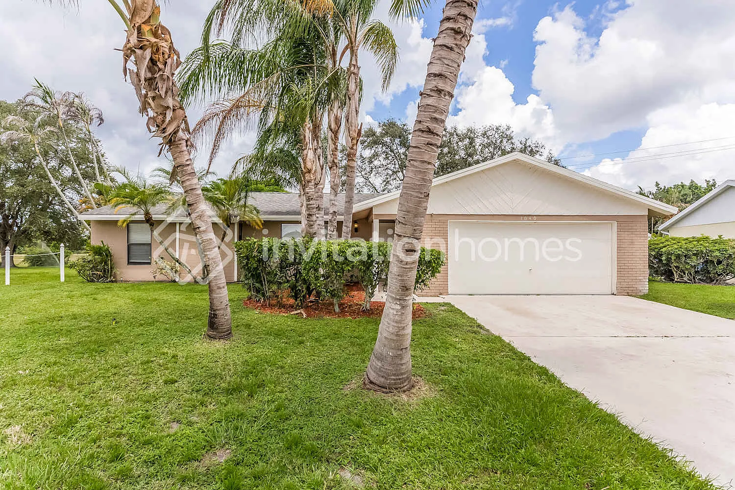 1040 Grandview Cir Royal Palm Beach, FL 33411 — Photo 1