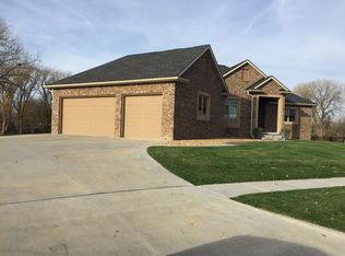 8757 Angeline Ct, Lincoln, NE 68526