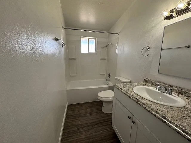 1605 E Crown — Photo 14