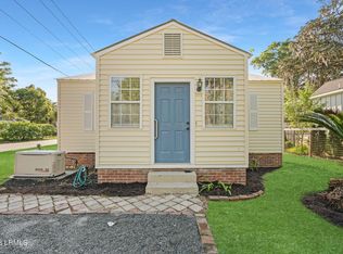 1900 Pigeon Point Rd, Beaufort, SC 29902