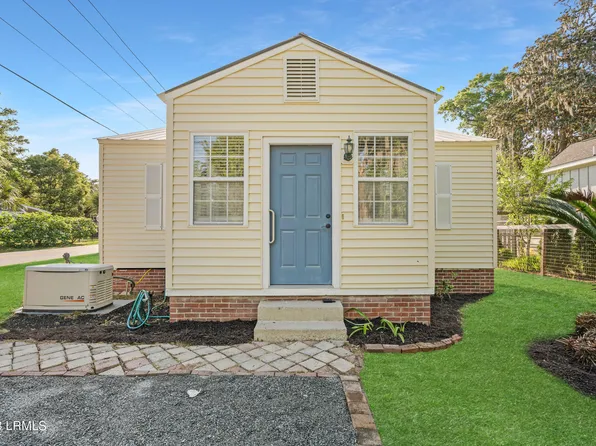 1900 Pigeon Point Rd, Beaufort, SC 29902