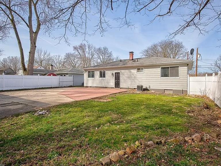 367 Ellen Ave — Photo 22