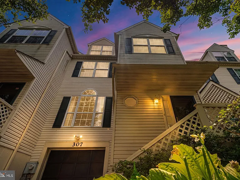 307 Thyme Ln — Photo 3