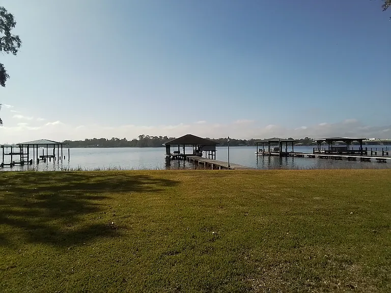 450 Broward Rd — Photo 5