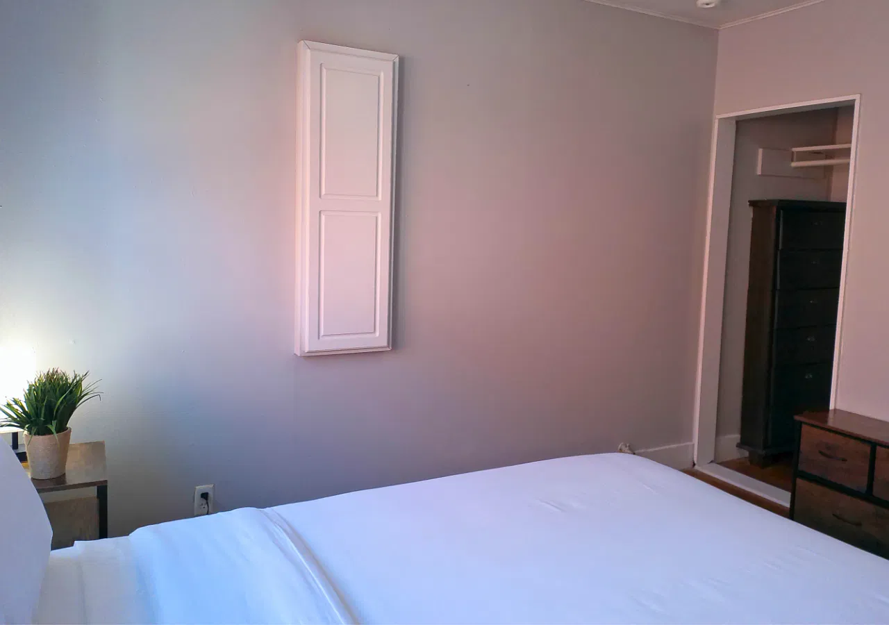 4 bed, 1023 sqft, $2,275 — Photo 3