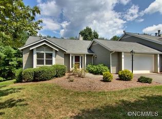 33 Cedarcliff Cir, Asheville, NC 28803