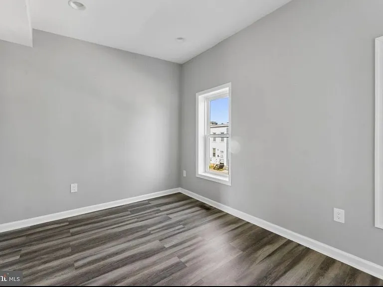 624 20th St NE #A — Photo 3